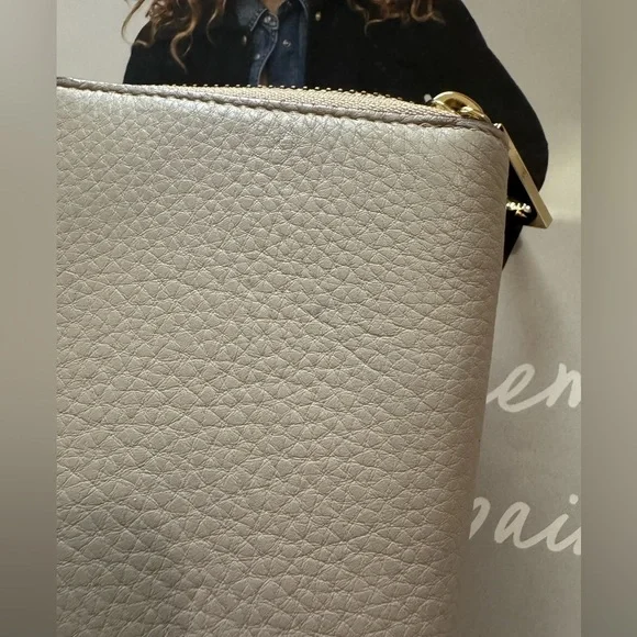New - Kate Spade zip around wallet in taupe gray - Picture 3 of 9